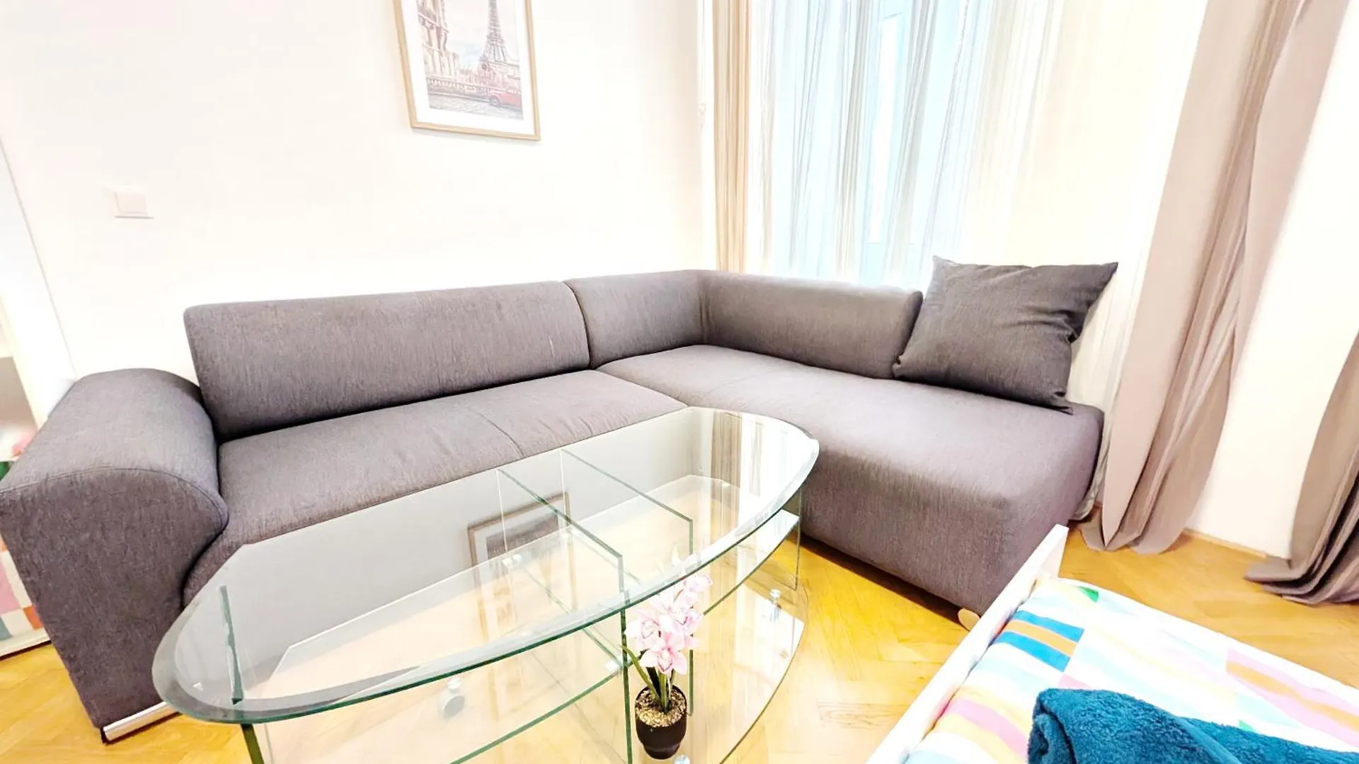 Cozy Rooms Next To Lugner City Vienna Austria