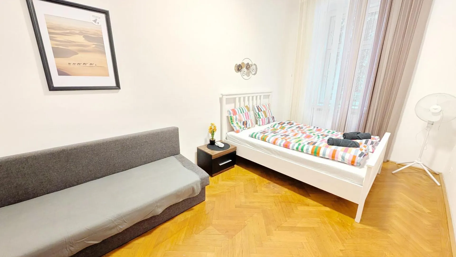 Cozy Rooms Next To Lugner City Vienna 0*,  Austria